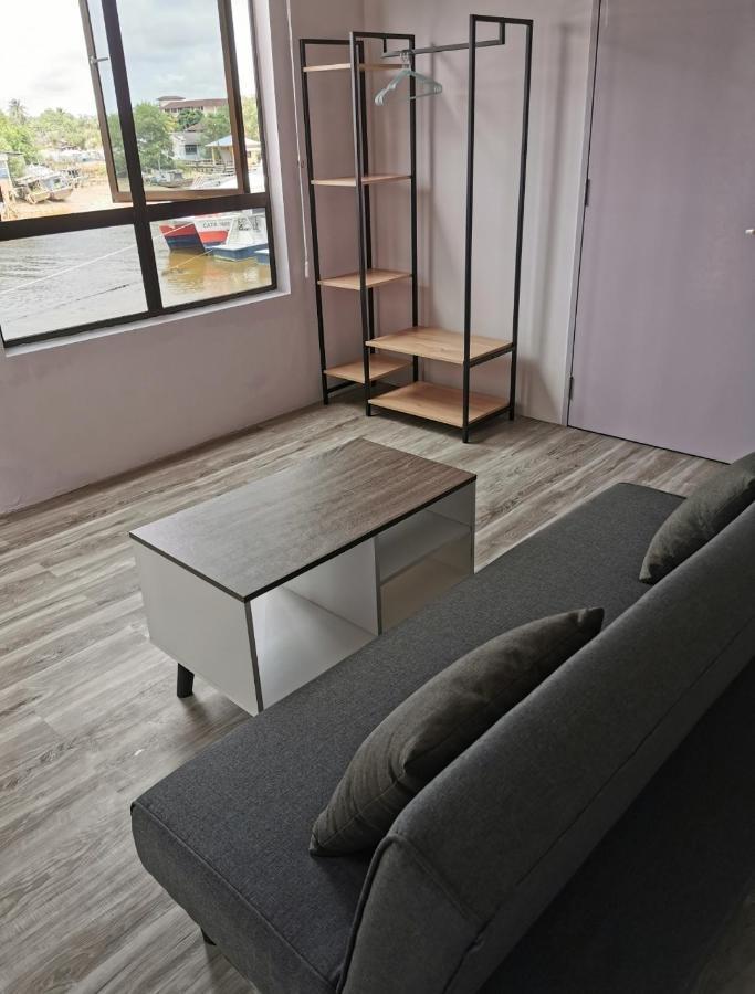 Mersingfirstfloor丰盛港二楼民宿 ภายนอก รูปภาพ